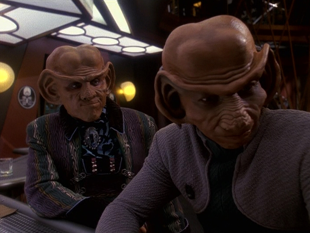 extant_StarTrek_DS9_5x16-DoctorBashirIPresume_02827.jpg