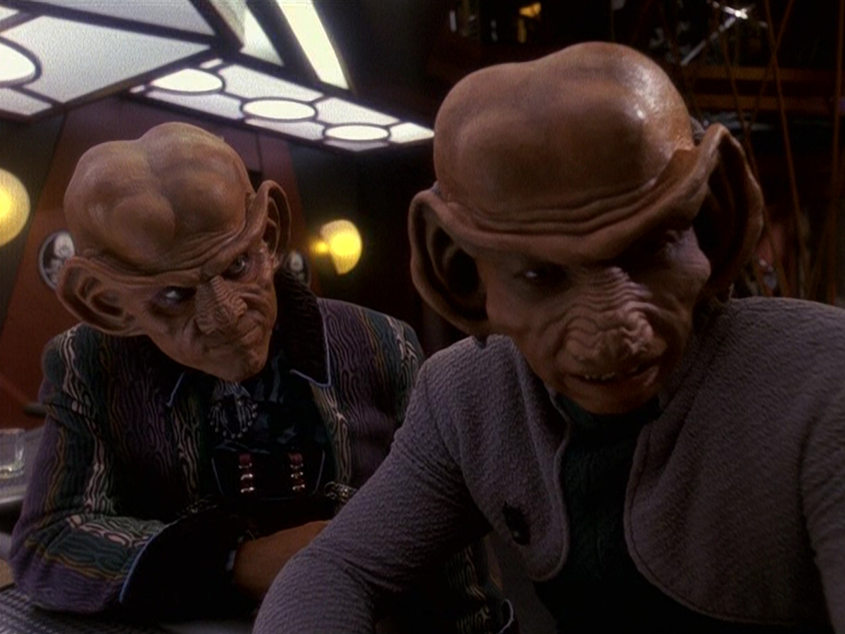 extant_StarTrek_DS9_5x16-DoctorBashirIPresume_02836.jpg