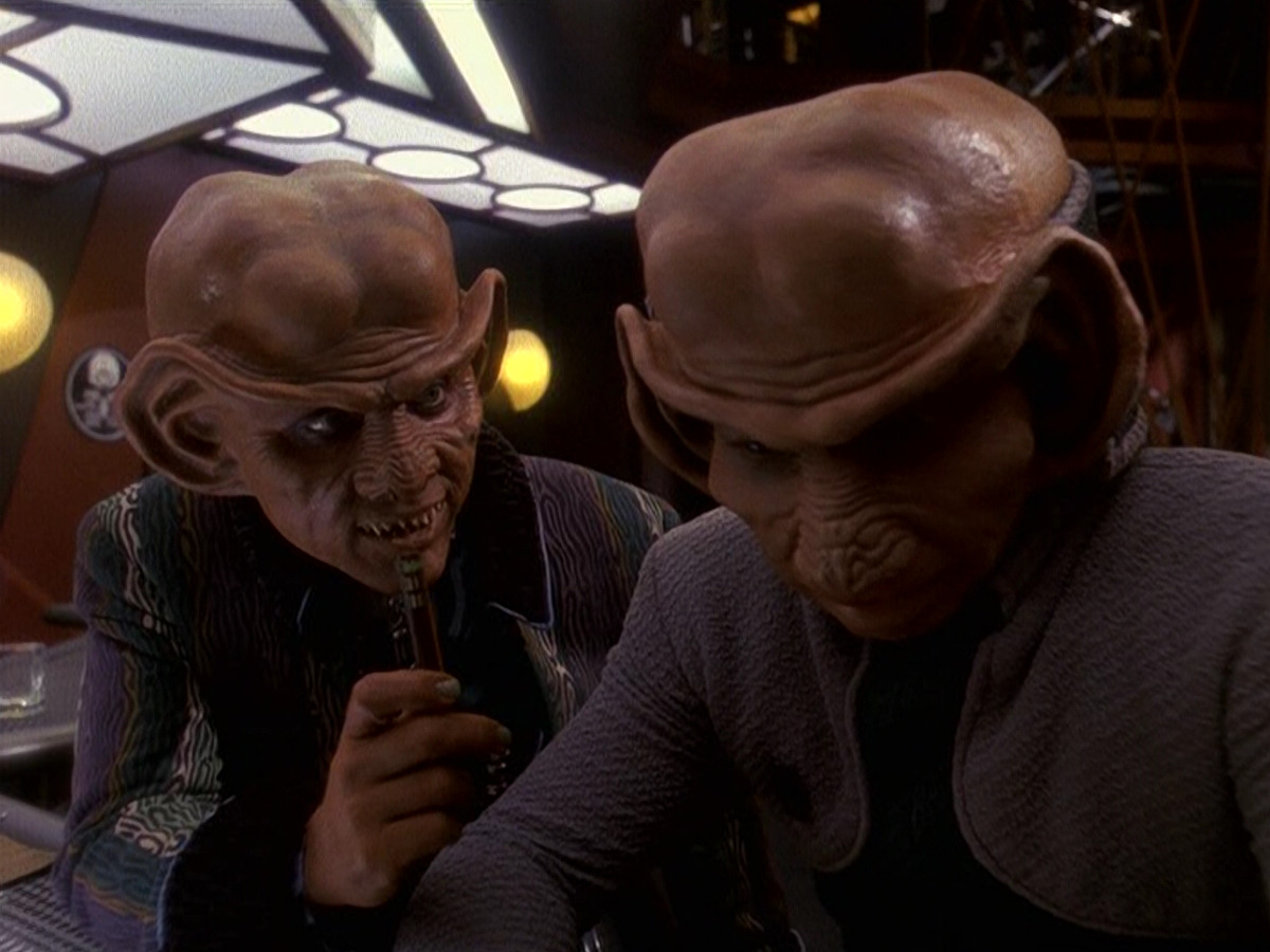 extant_StarTrek_DS9_5x16-DoctorBashirIPresume_02854.jpg