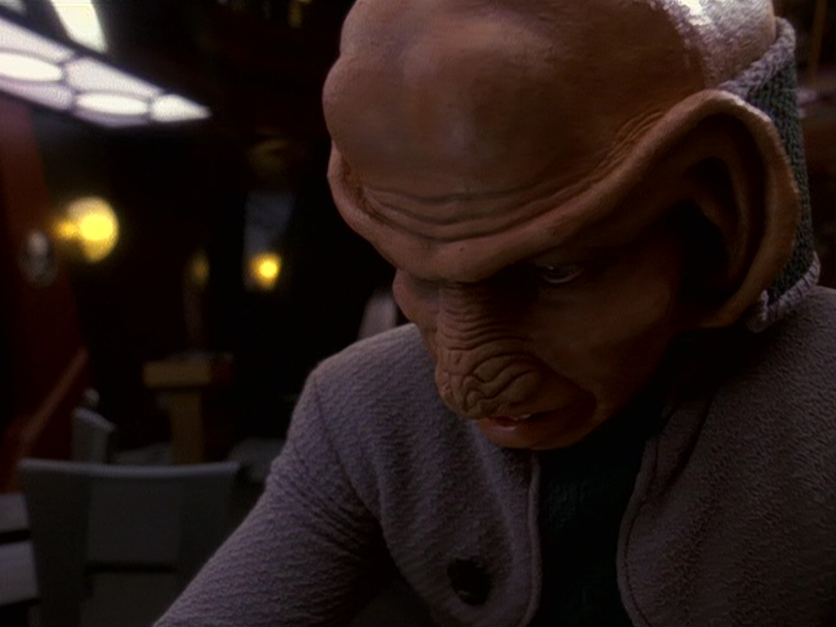 extant_StarTrek_DS9_5x16-DoctorBashirIPresume_02861.jpg