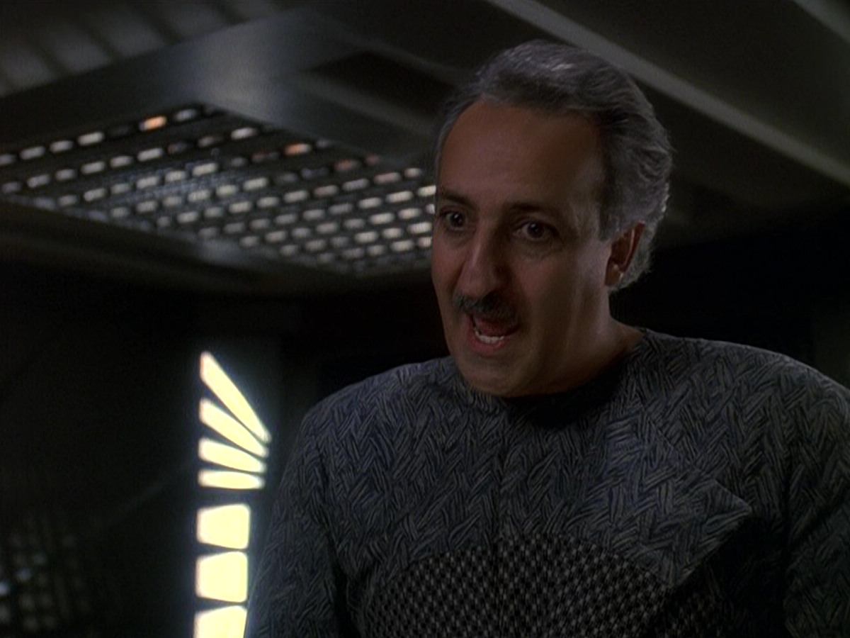 extant_StarTrek_DS9_5x16-DoctorBashirIPresume_02888.jpg