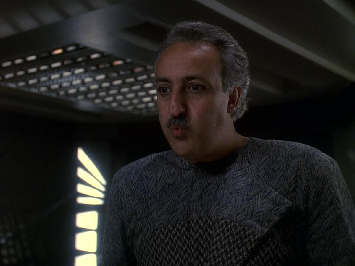 extant_StarTrek_DS9_5x16-DoctorBashirIPresume_02907.jpg