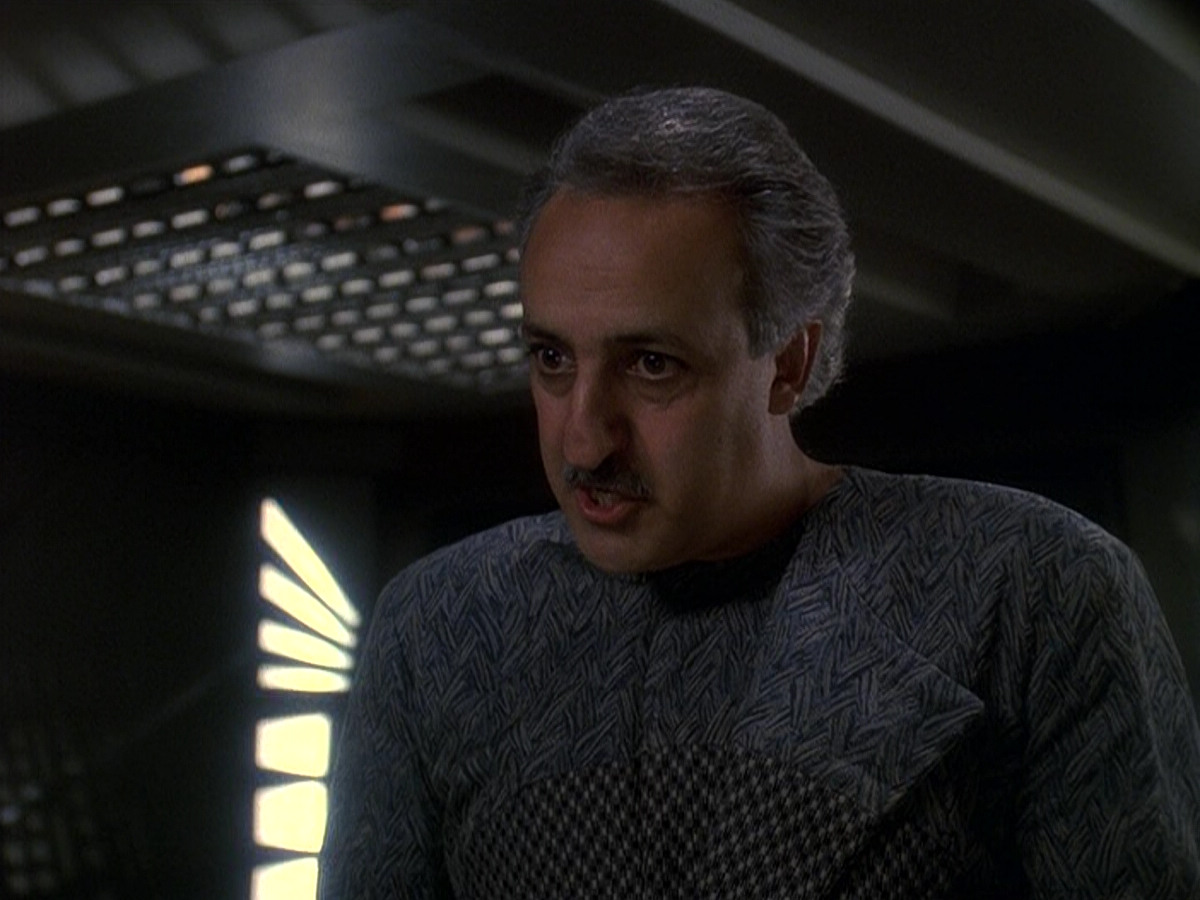extant_StarTrek_DS9_5x16-DoctorBashirIPresume_02910.jpg