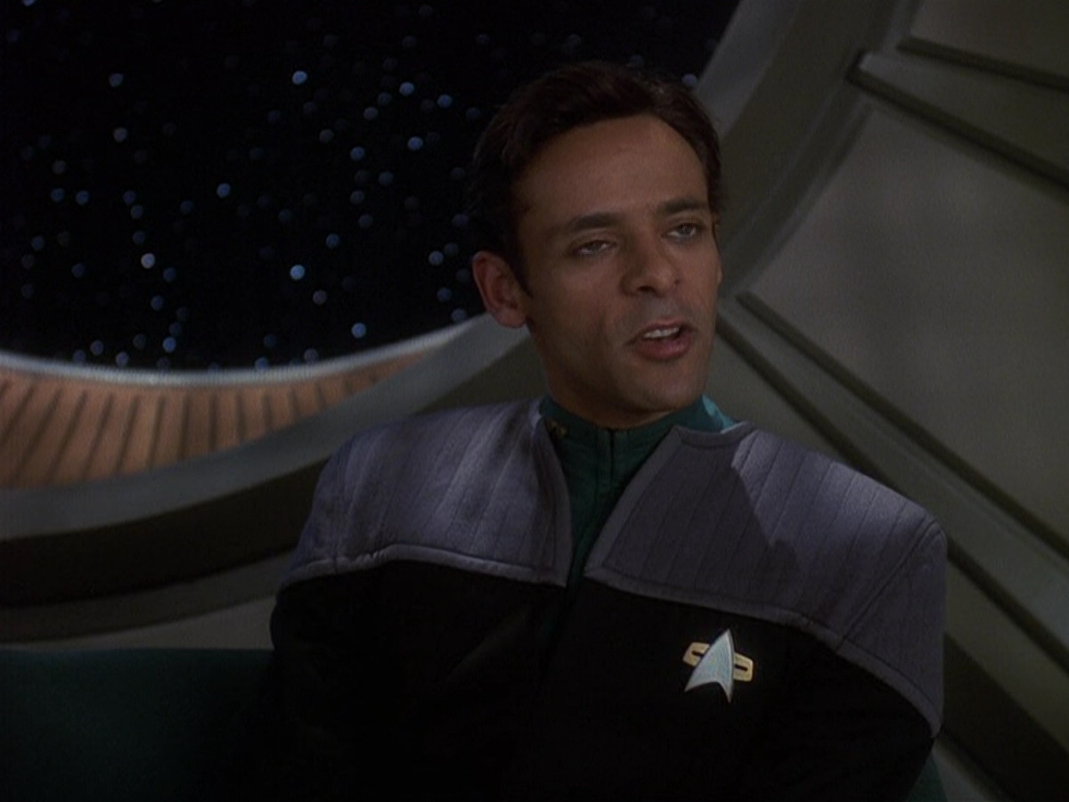 extant_StarTrek_DS9_5x16-DoctorBashirIPresume_02917.jpg