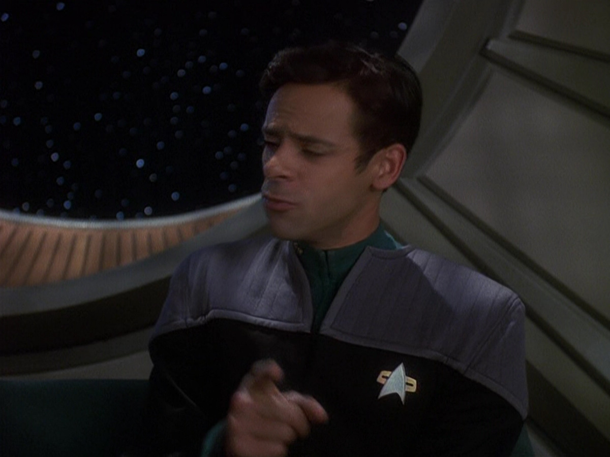 extant_StarTrek_DS9_5x16-DoctorBashirIPresume_02933.jpg