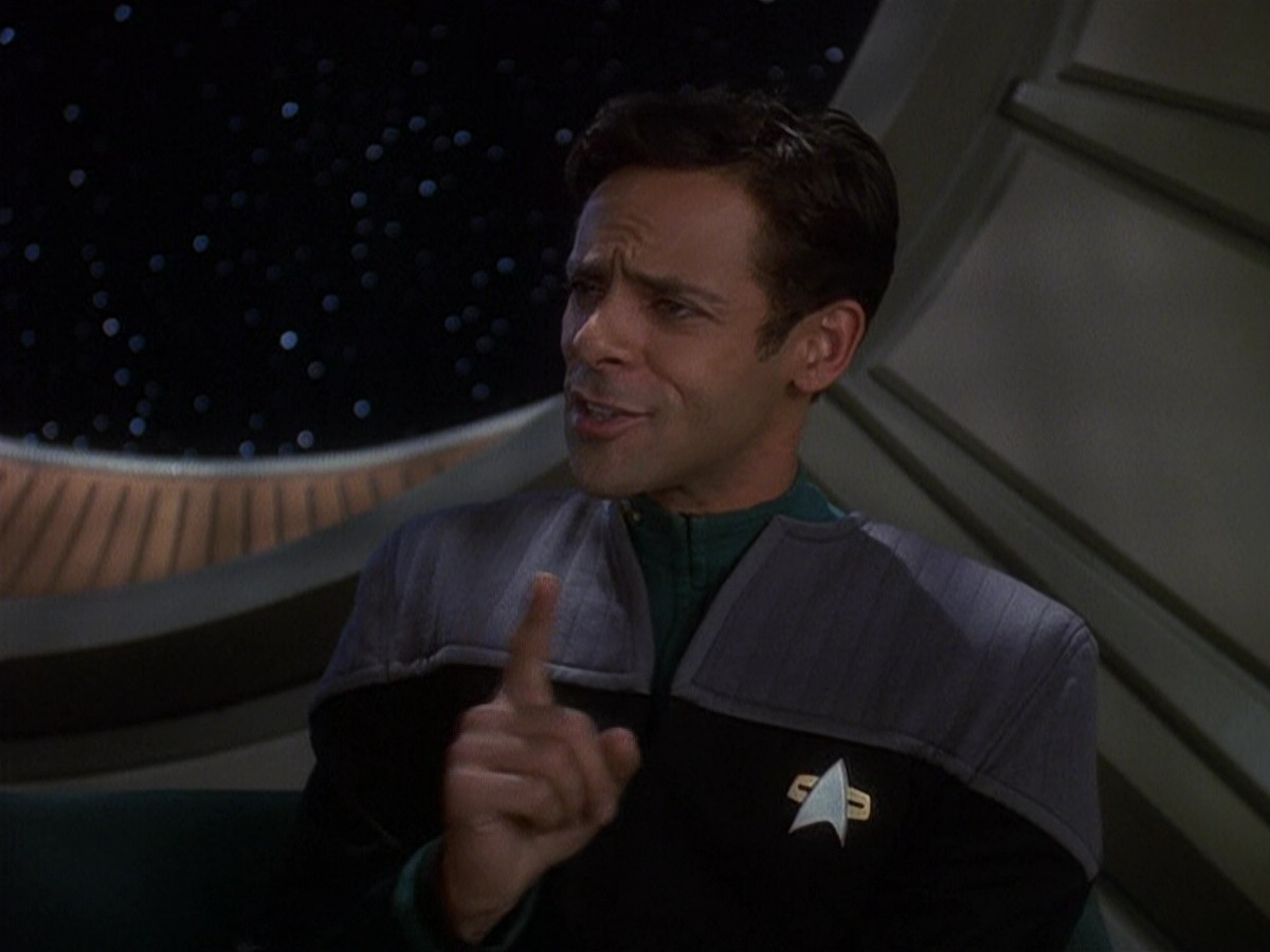 extant_StarTrek_DS9_5x16-DoctorBashirIPresume_02934.jpg