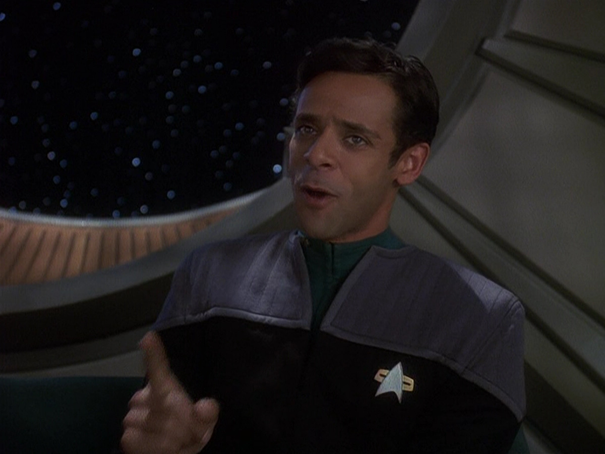 extant_StarTrek_DS9_5x16-DoctorBashirIPresume_02935.jpg