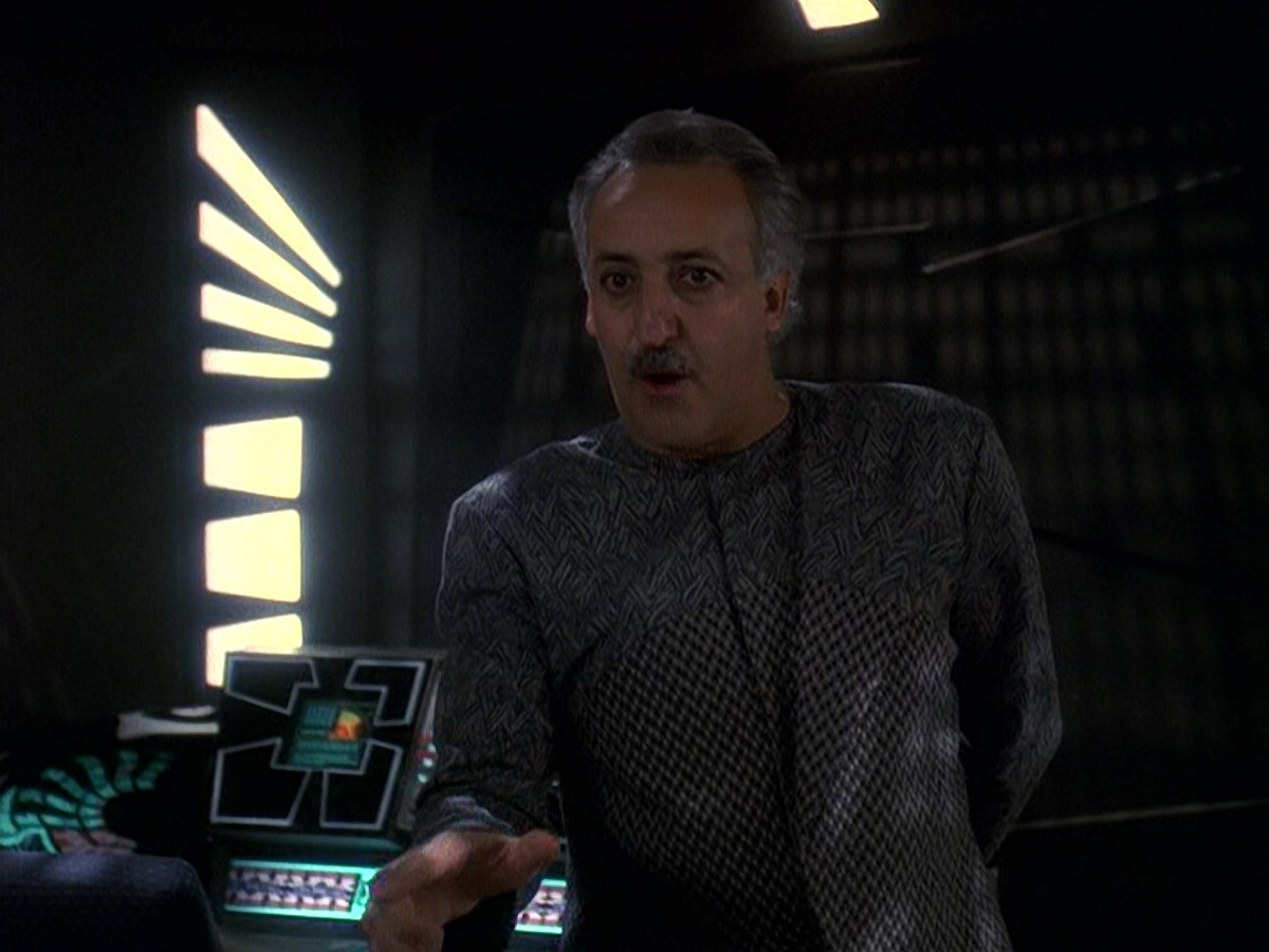 extant_StarTrek_DS9_5x16-DoctorBashirIPresume_02951.jpg