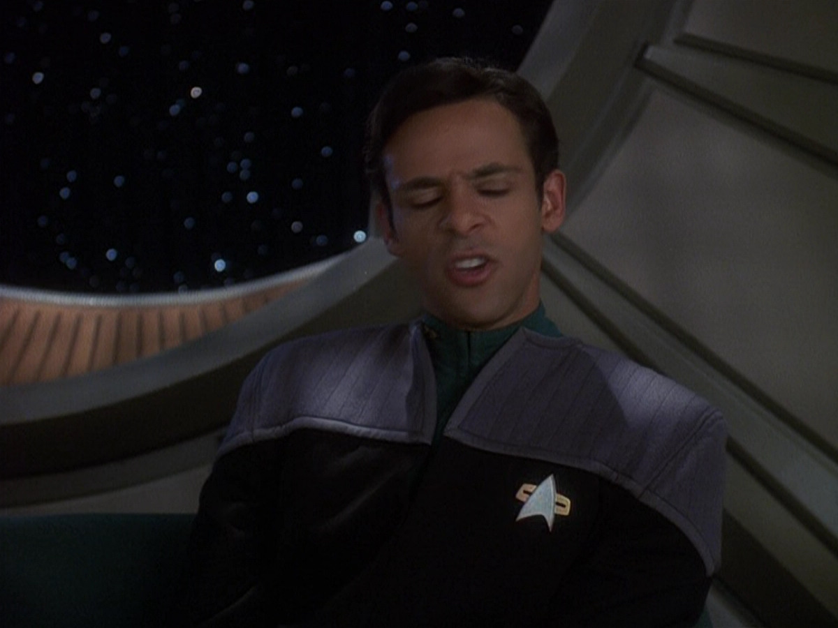 extant_StarTrek_DS9_5x16-DoctorBashirIPresume_02954.jpg