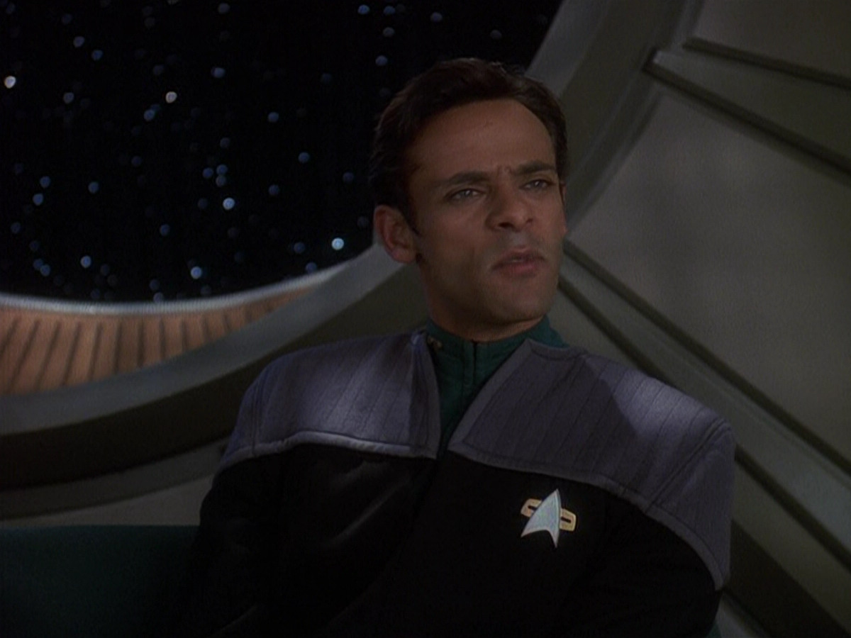 extant_StarTrek_DS9_5x16-DoctorBashirIPresume_02967.jpg