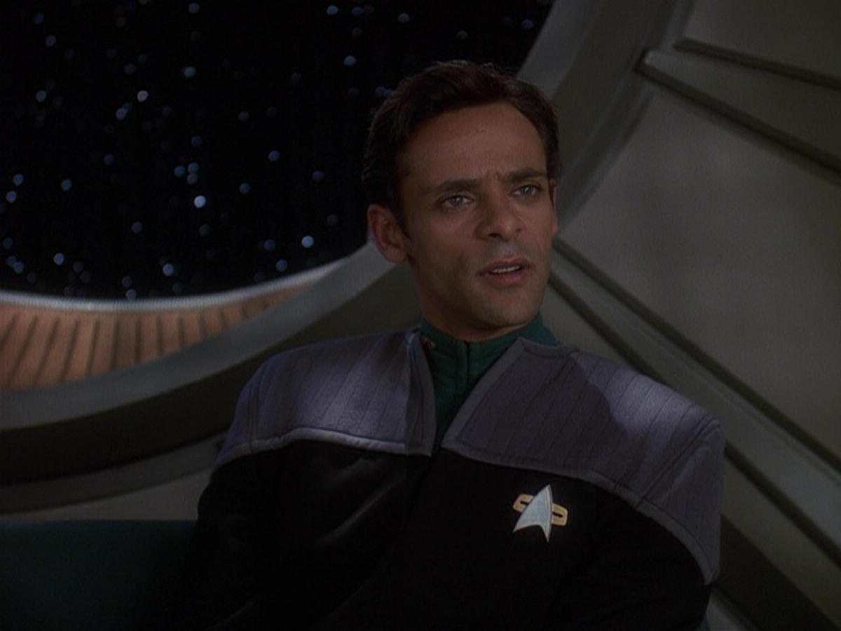 extant_StarTrek_DS9_5x16-DoctorBashirIPresume_02979.jpg
