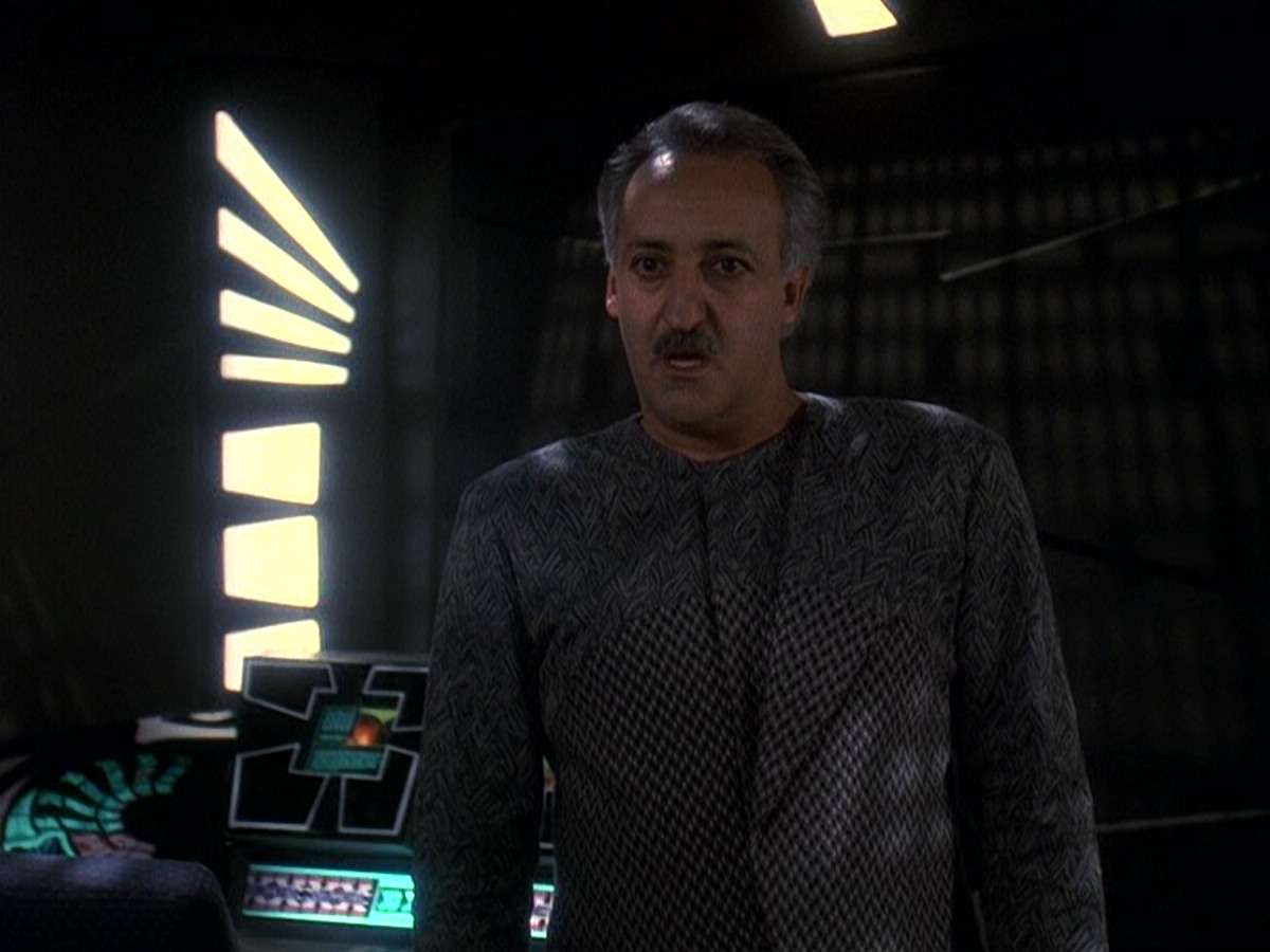 extant_StarTrek_DS9_5x16-DoctorBashirIPresume_02987.jpg