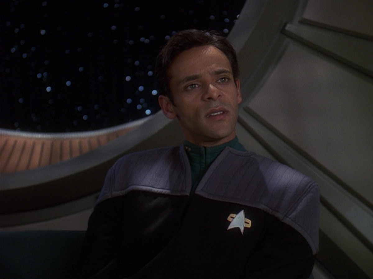extant_StarTrek_DS9_5x16-DoctorBashirIPresume_03018.jpg