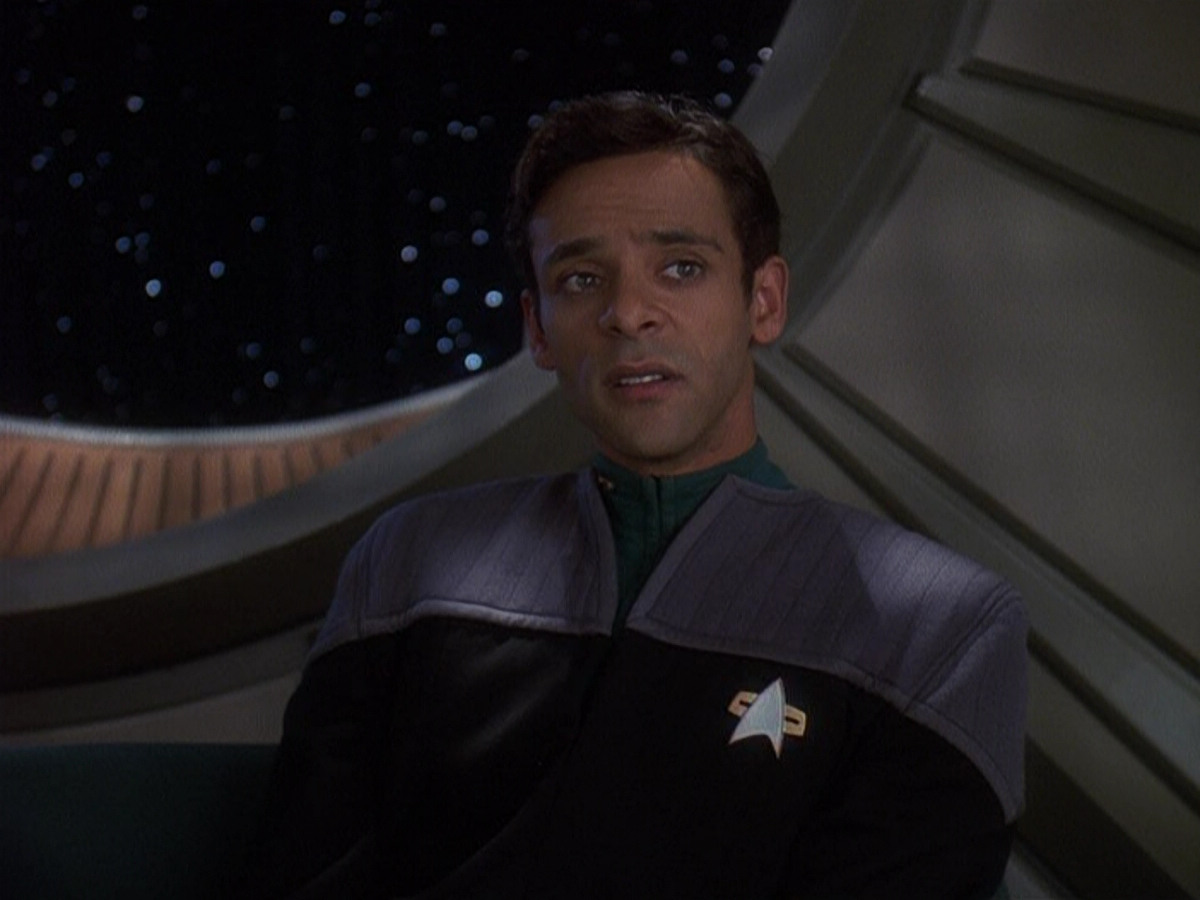 extant_StarTrek_DS9_5x16-DoctorBashirIPresume_03019.jpg