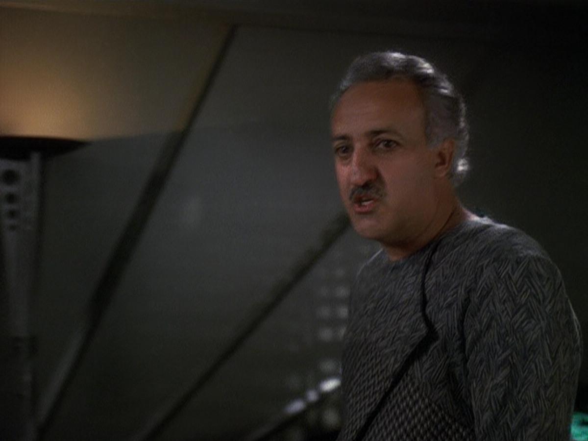 extant_StarTrek_DS9_5x16-DoctorBashirIPresume_03024.jpg
