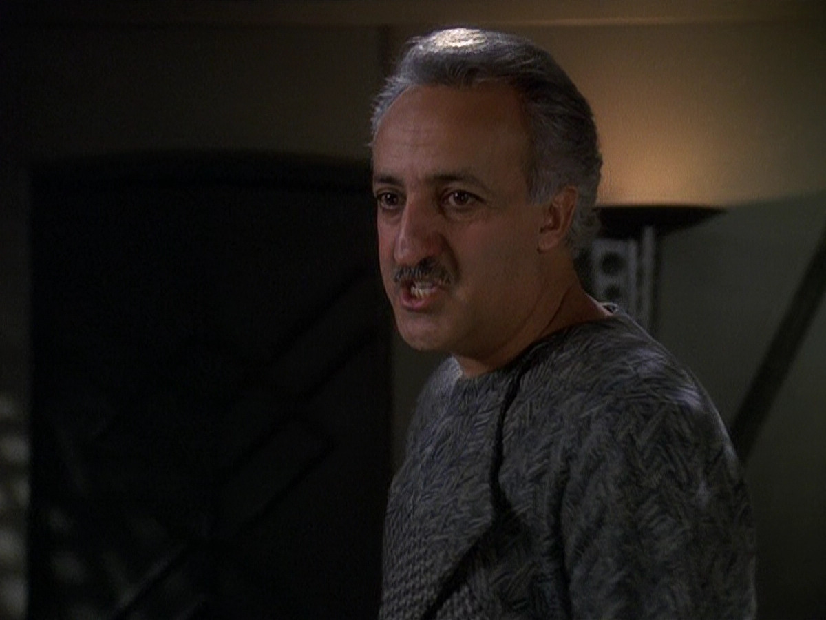 extant_StarTrek_DS9_5x16-DoctorBashirIPresume_03026.jpg
