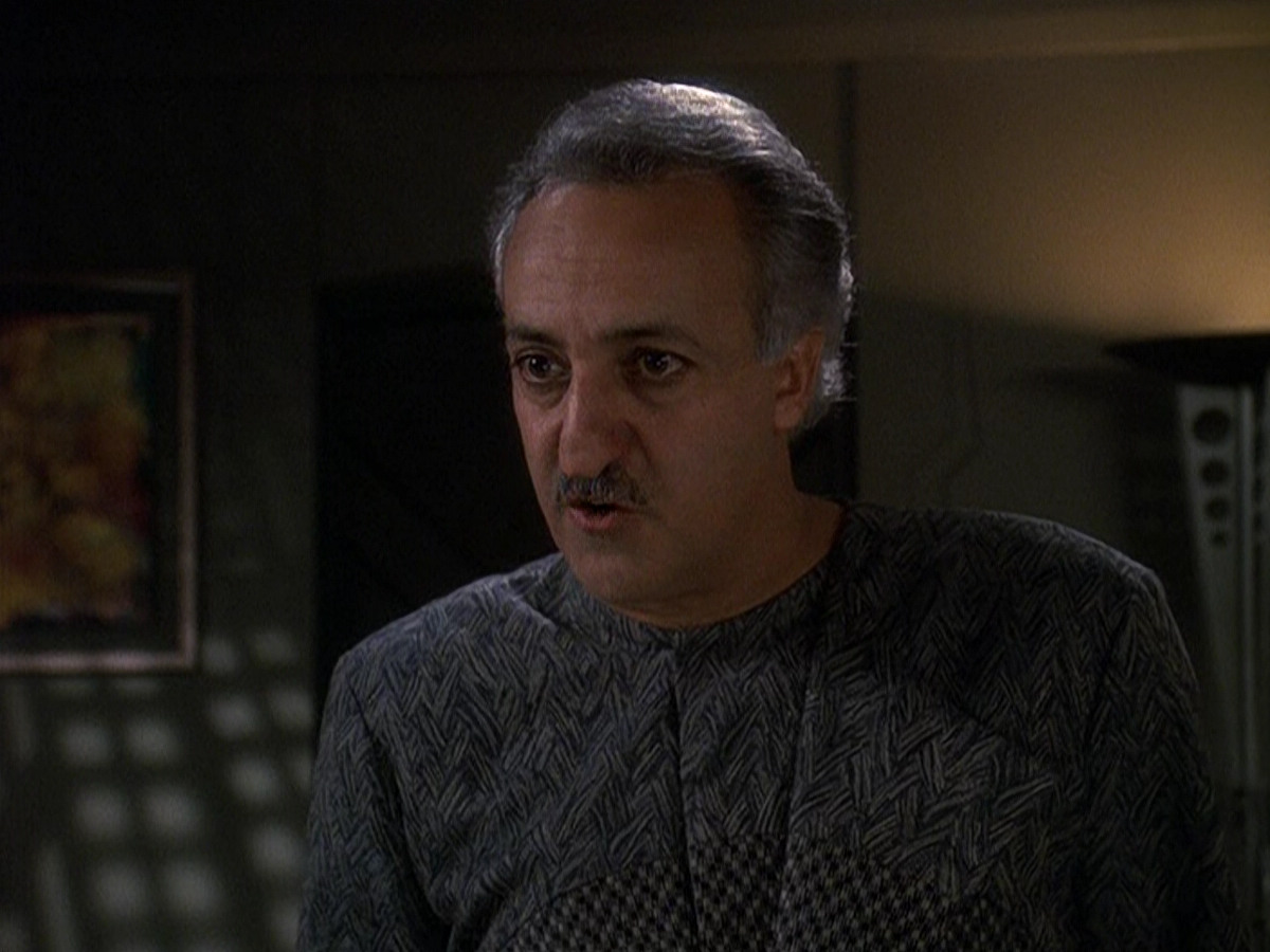 extant_StarTrek_DS9_5x16-DoctorBashirIPresume_03031.jpg