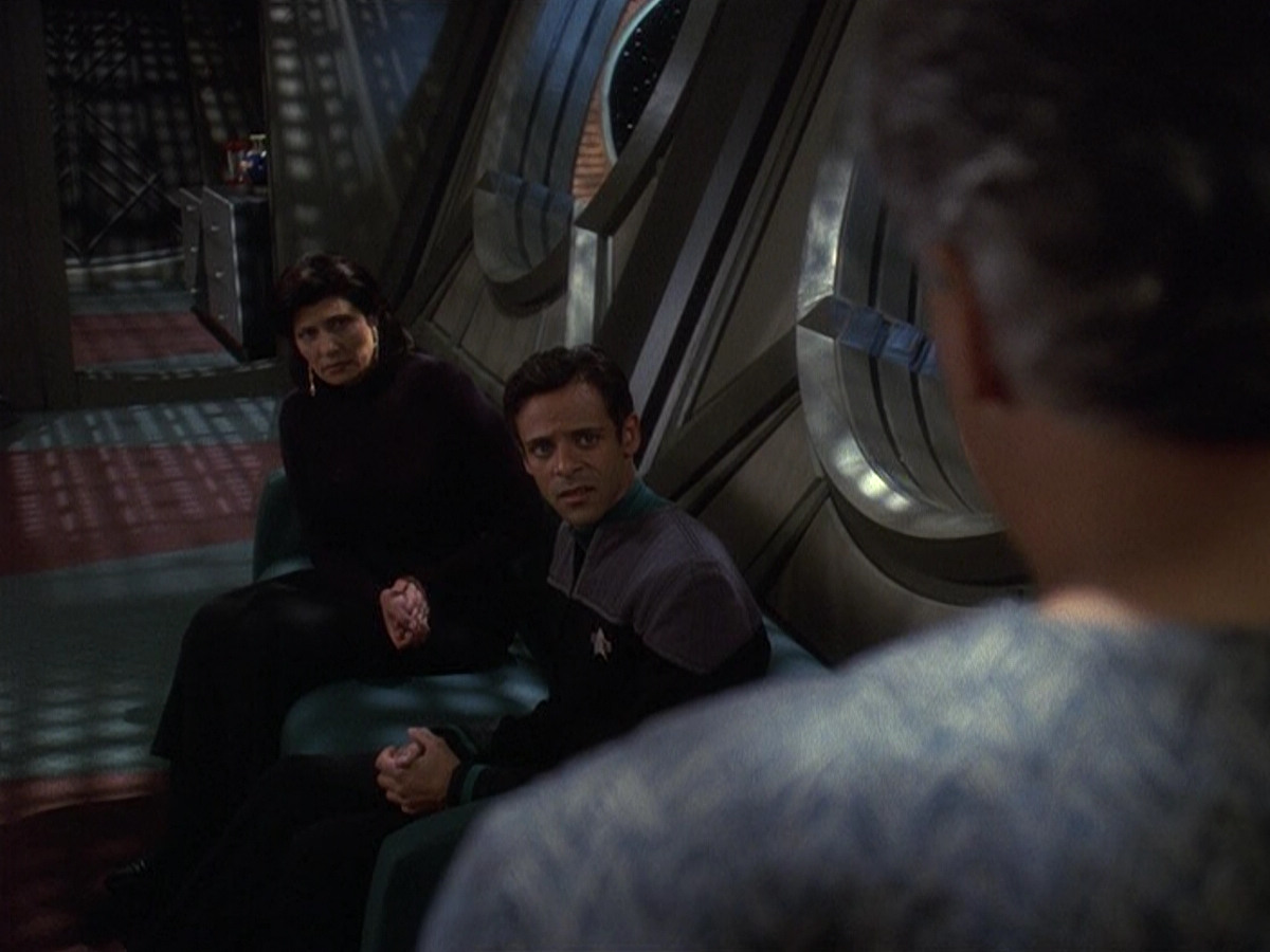 extant_StarTrek_DS9_5x16-DoctorBashirIPresume_03041.jpg