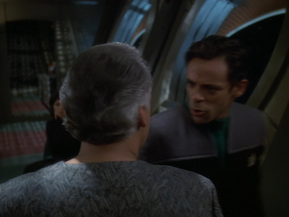 extant_StarTrek_DS9_5x16-DoctorBashirIPresume_03056.jpg
