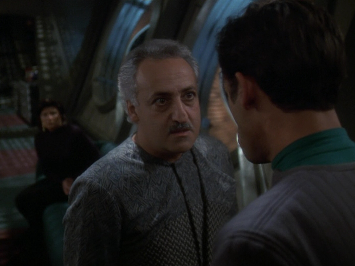 extant_StarTrek_DS9_5x16-DoctorBashirIPresume_03061.jpg