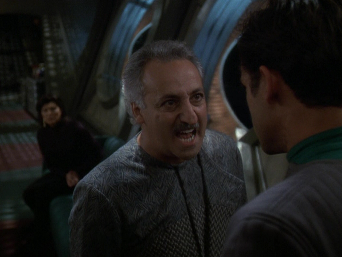 extant_StarTrek_DS9_5x16-DoctorBashirIPresume_03063.jpg