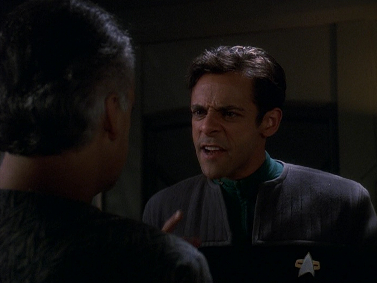 extant_StarTrek_DS9_5x16-DoctorBashirIPresume_03064.jpg