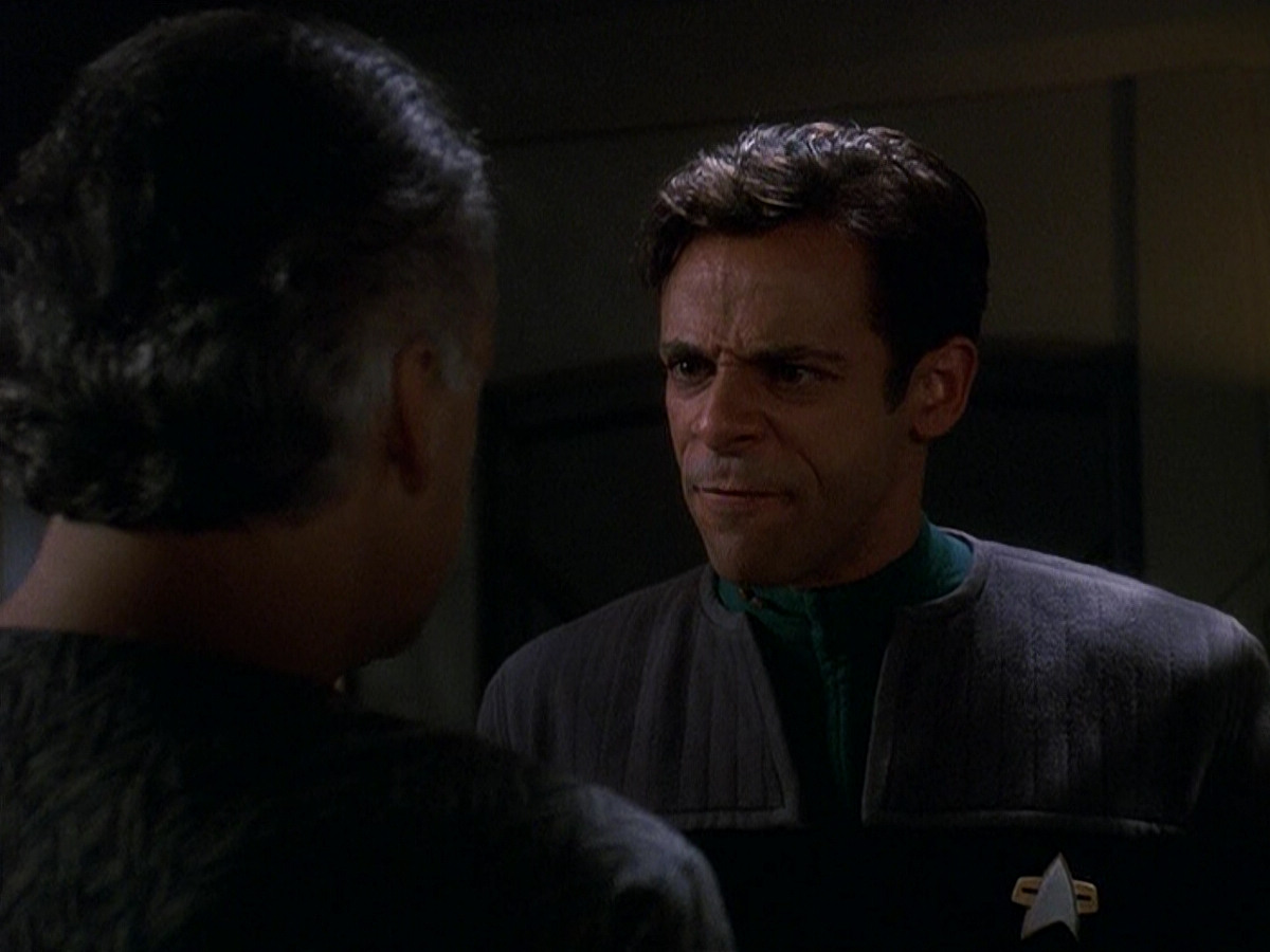 extant_StarTrek_DS9_5x16-DoctorBashirIPresume_03065.jpg