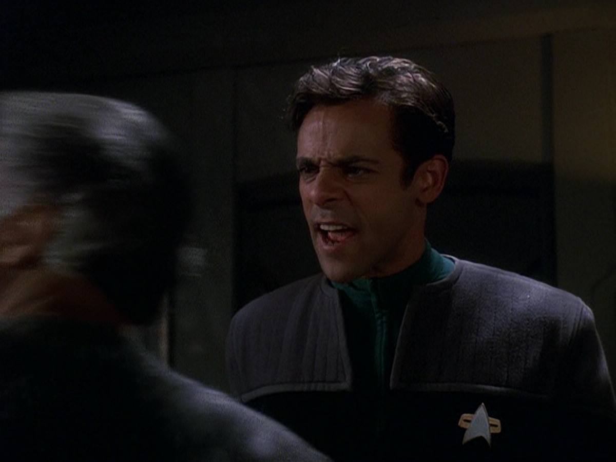 extant_StarTrek_DS9_5x16-DoctorBashirIPresume_03072.jpg