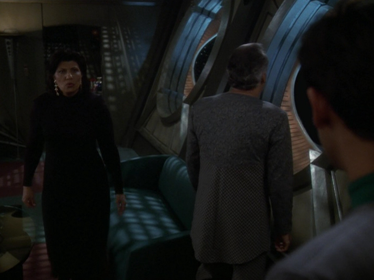 extant_StarTrek_DS9_5x16-DoctorBashirIPresume_03079.jpg