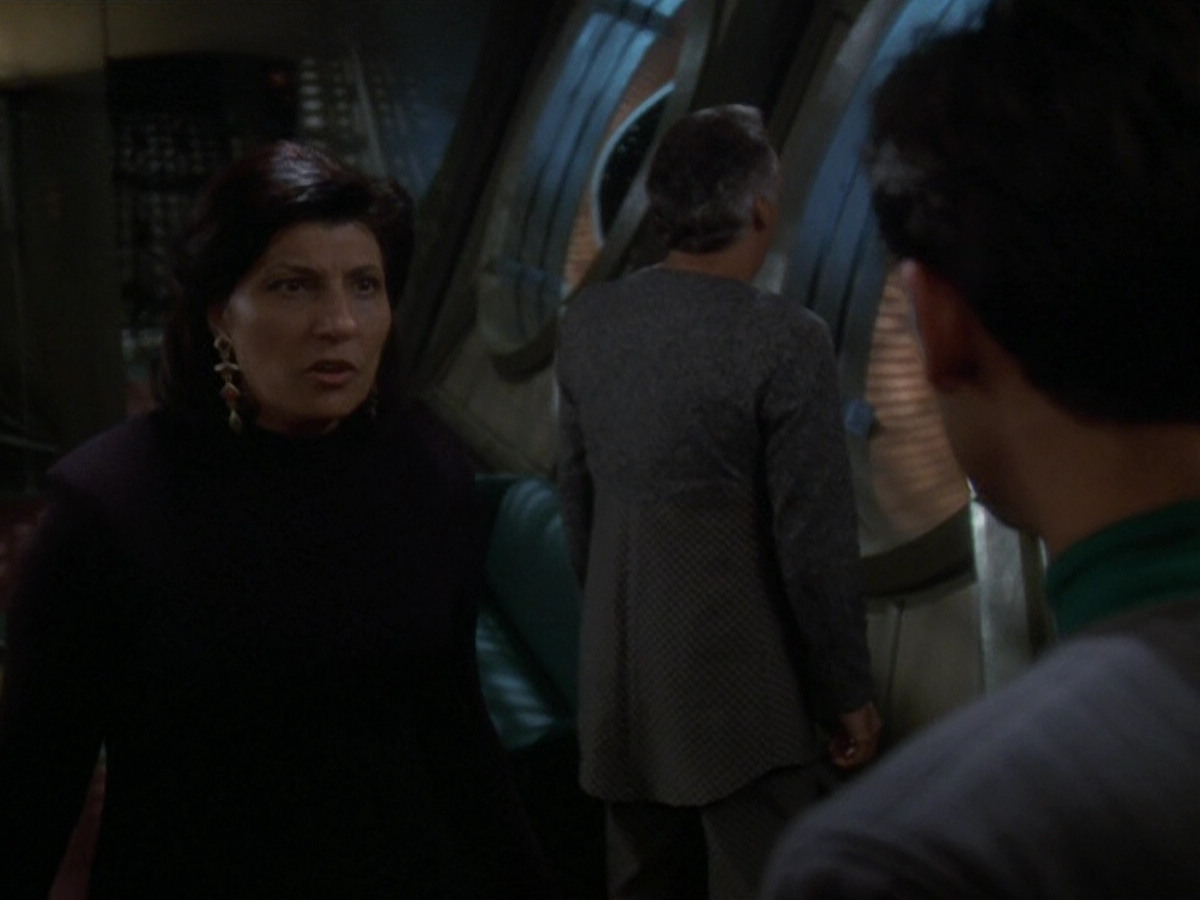 extant_StarTrek_DS9_5x16-DoctorBashirIPresume_03081.jpg