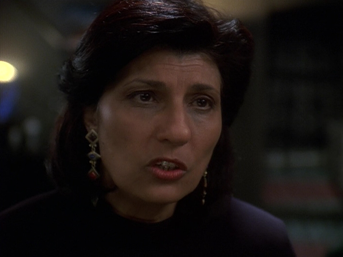 extant_StarTrek_DS9_5x16-DoctorBashirIPresume_03094.jpg