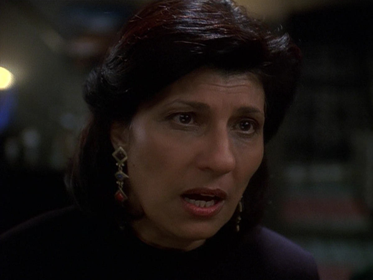 extant_StarTrek_DS9_5x16-DoctorBashirIPresume_03096.jpg