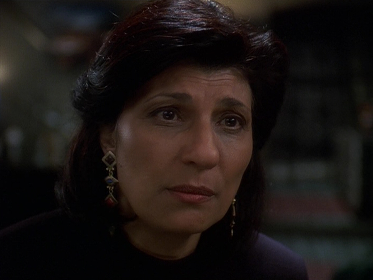 extant_StarTrek_DS9_5x16-DoctorBashirIPresume_03108.jpg