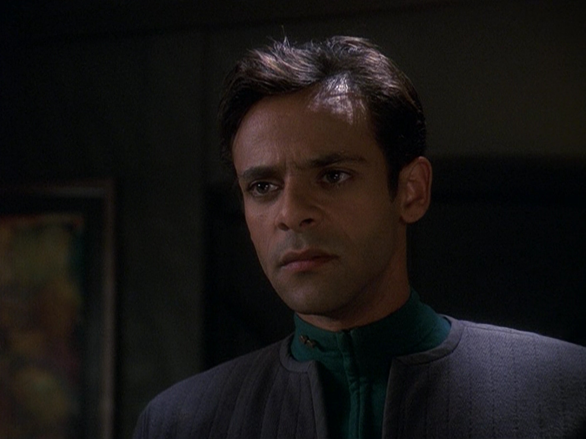 extant_StarTrek_DS9_5x16-DoctorBashirIPresume_03113.jpg