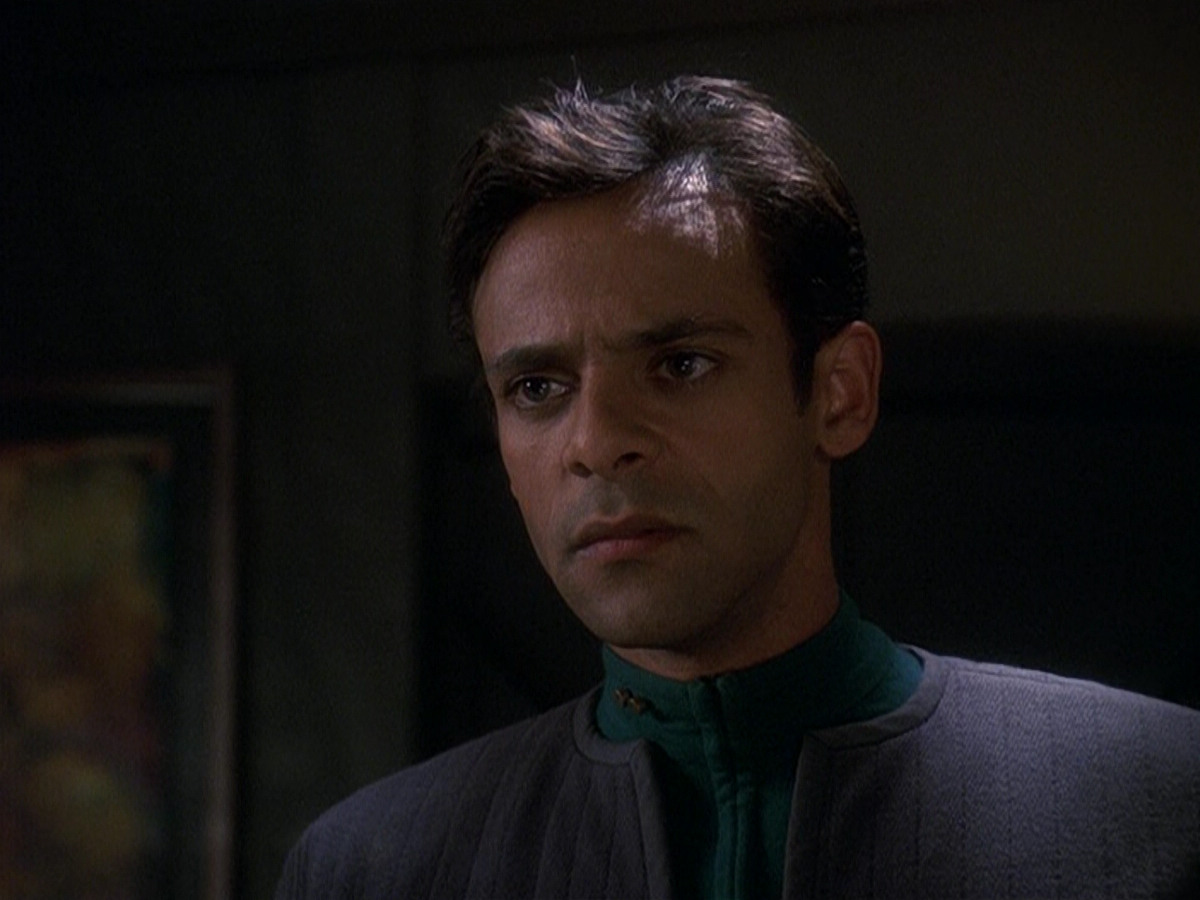 extant_StarTrek_DS9_5x16-DoctorBashirIPresume_03114.jpg