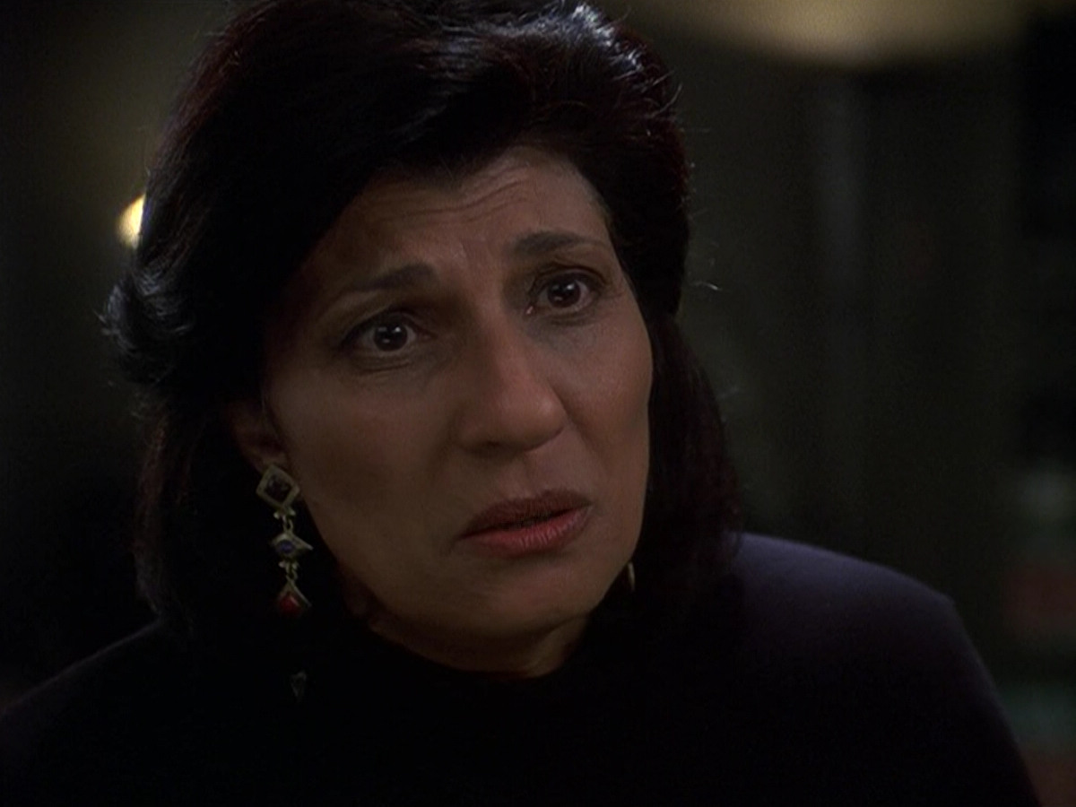 extant_StarTrek_DS9_5x16-DoctorBashirIPresume_03121.jpg