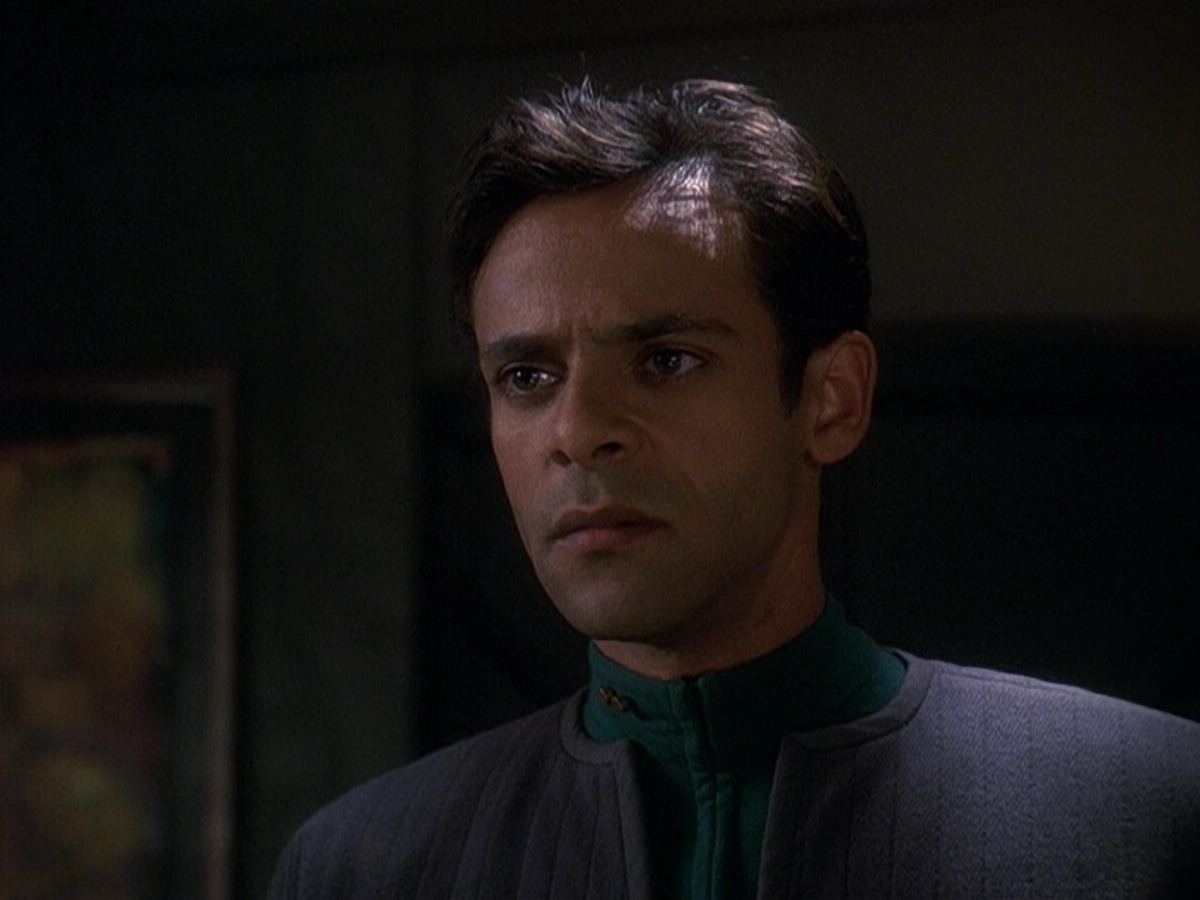 extant_StarTrek_DS9_5x16-DoctorBashirIPresume_03126.jpg