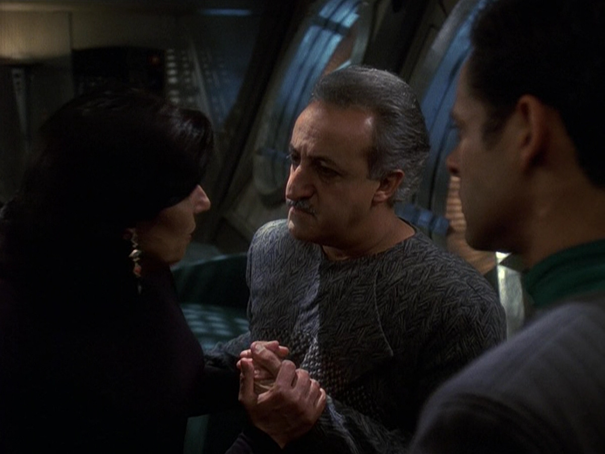 extant_StarTrek_DS9_5x16-DoctorBashirIPresume_03130.jpg