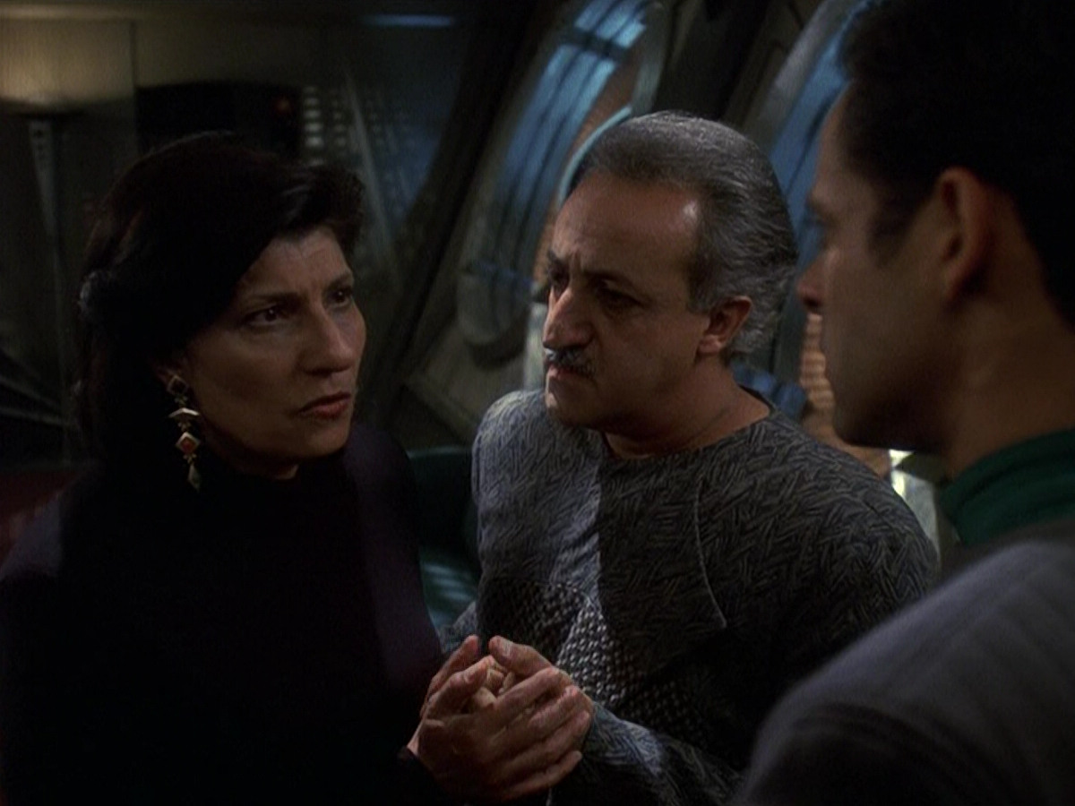 extant_StarTrek_DS9_5x16-DoctorBashirIPresume_03132.jpg