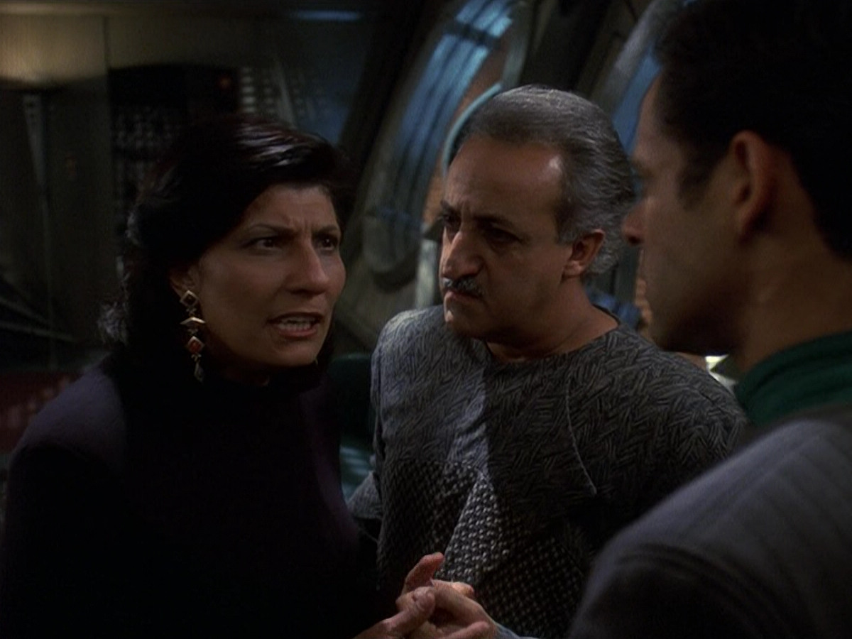 extant_StarTrek_DS9_5x16-DoctorBashirIPresume_03135.jpg