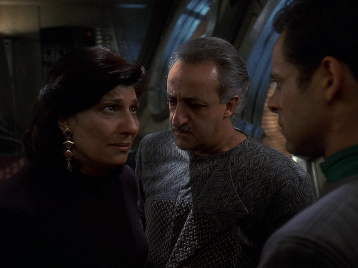 extant_StarTrek_DS9_5x16-DoctorBashirIPresume_03154.jpg