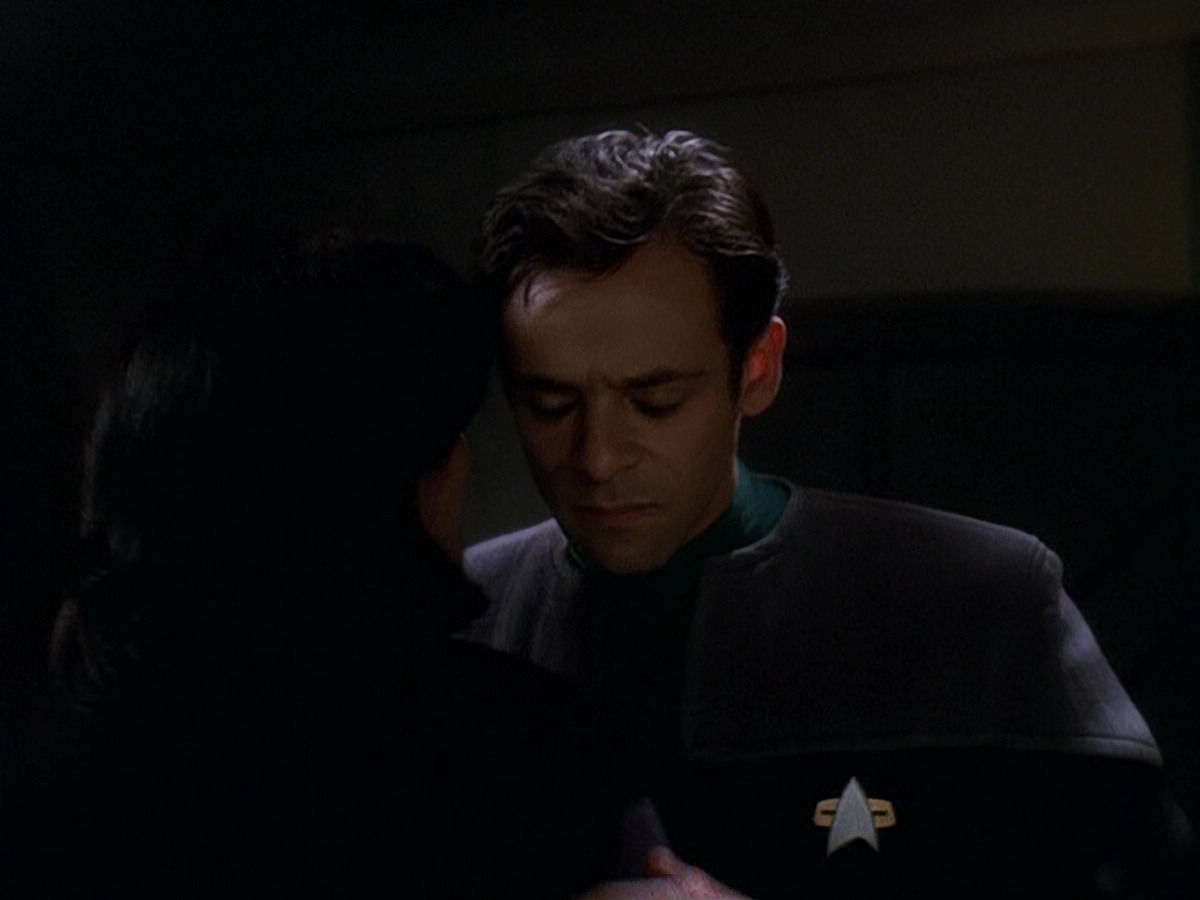 extant_StarTrek_DS9_5x16-DoctorBashirIPresume_03156.jpg