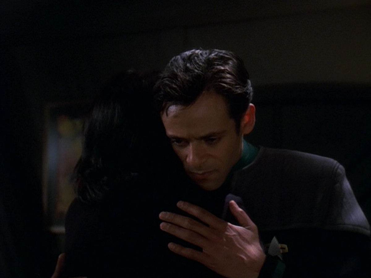 extant_StarTrek_DS9_5x16-DoctorBashirIPresume_03157.jpg