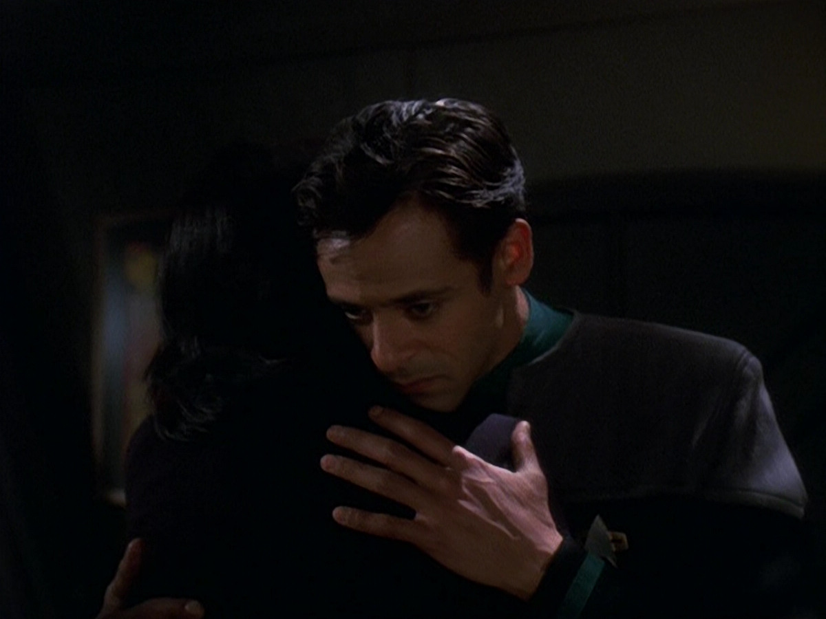 extant_StarTrek_DS9_5x16-DoctorBashirIPresume_03159.jpg