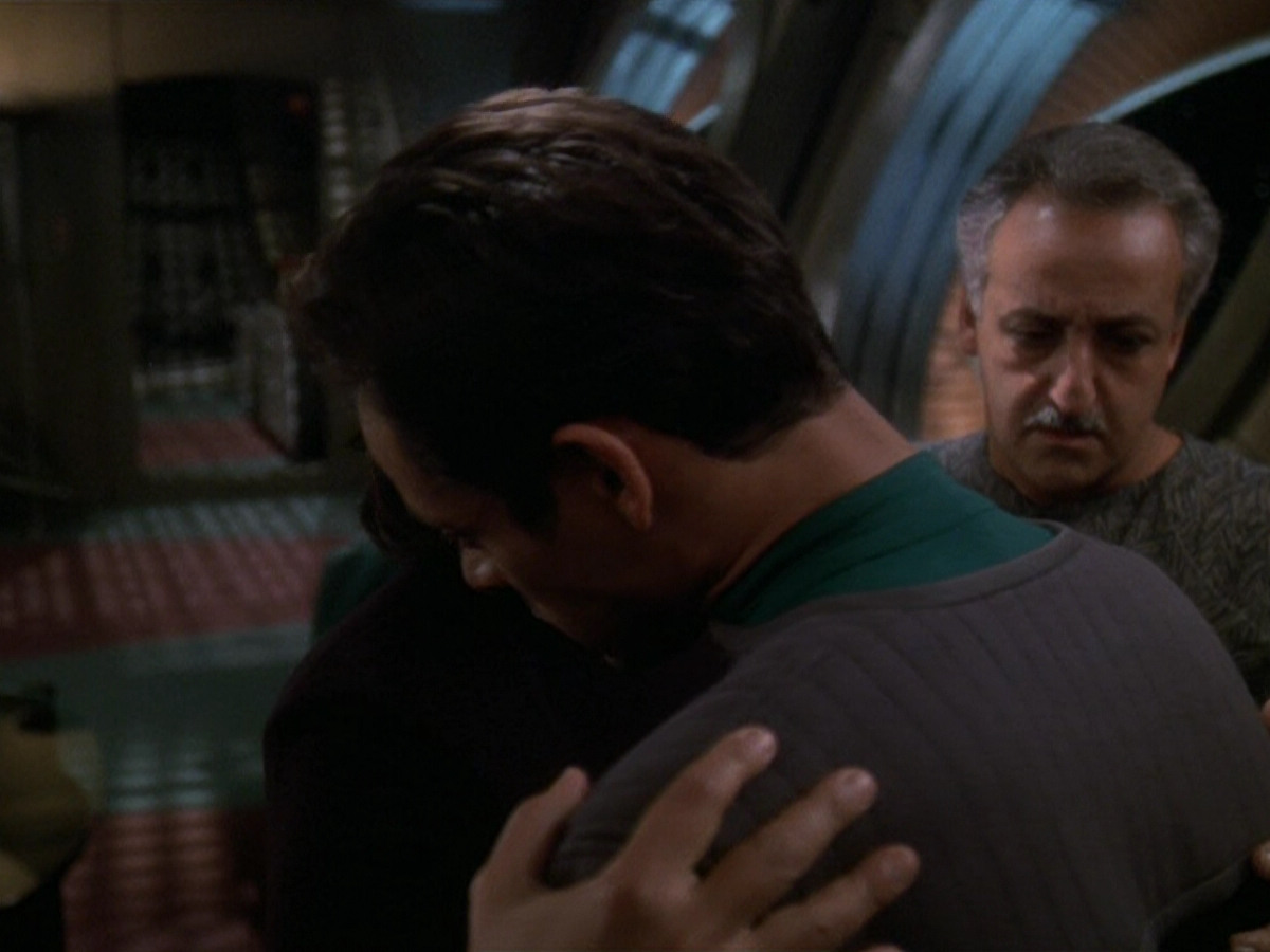extant_StarTrek_DS9_5x16-DoctorBashirIPresume_03166.jpg