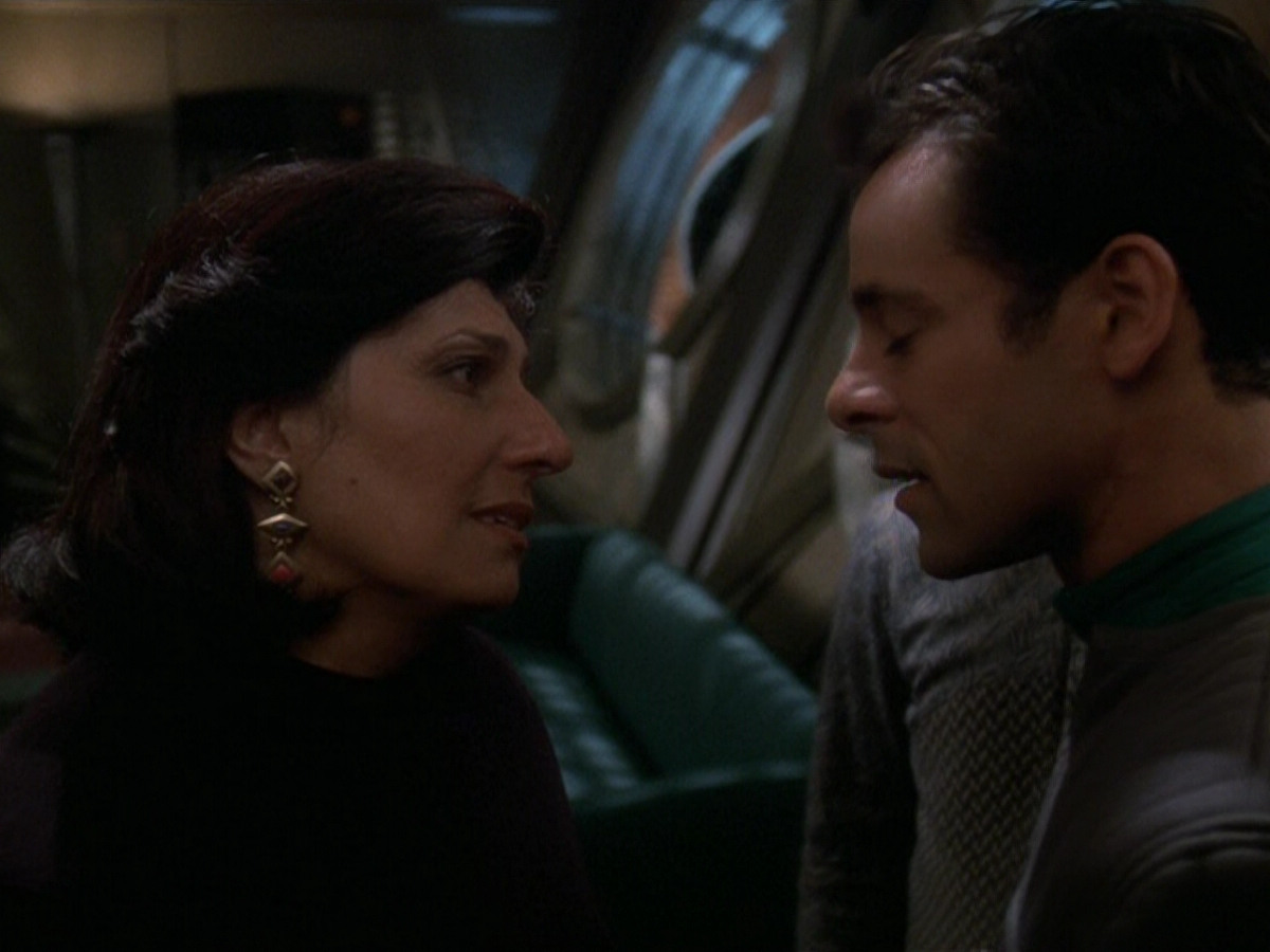 extant_StarTrek_DS9_5x16-DoctorBashirIPresume_03179.jpg