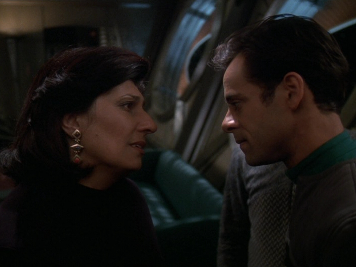 extant_StarTrek_DS9_5x16-DoctorBashirIPresume_03180.jpg