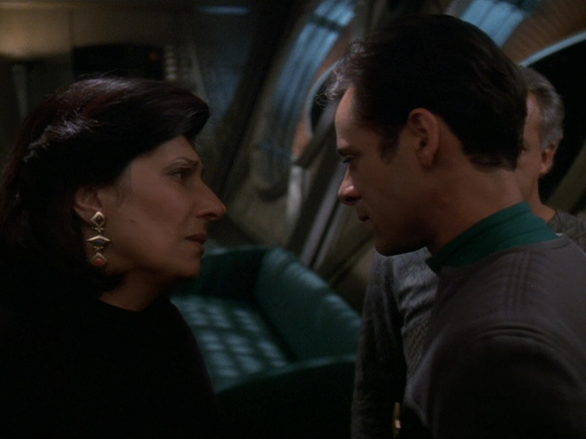 extant_StarTrek_DS9_5x16-DoctorBashirIPresume_03181.jpg