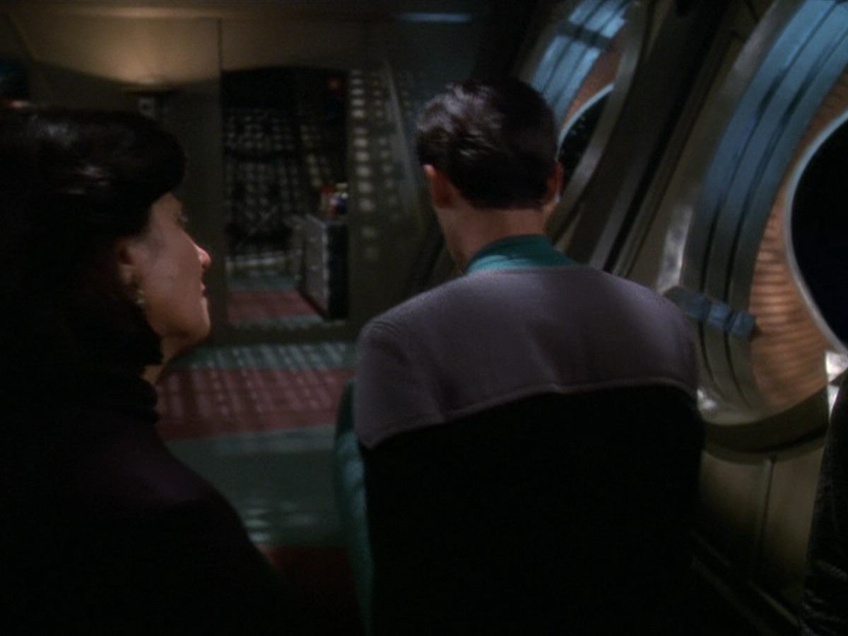 extant_StarTrek_DS9_5x16-DoctorBashirIPresume_03184.jpg