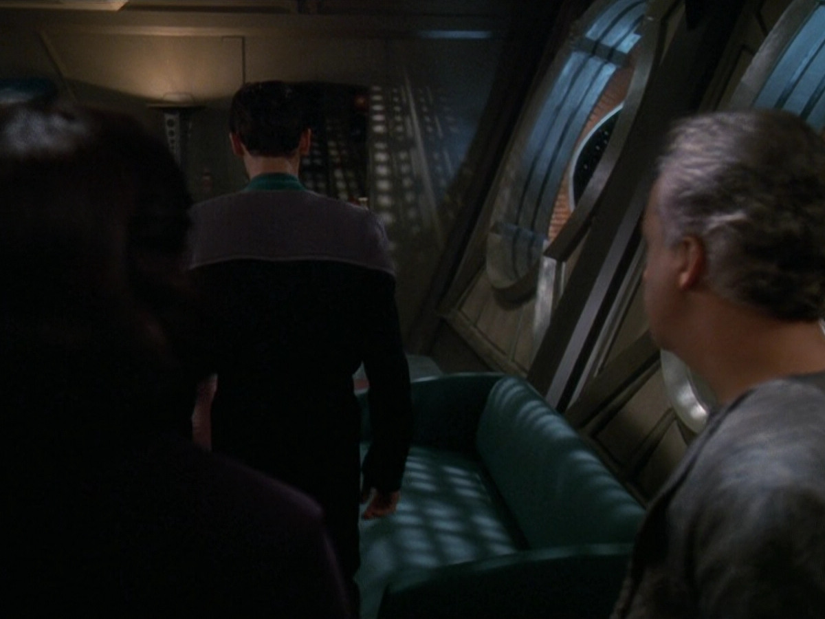 extant_StarTrek_DS9_5x16-DoctorBashirIPresume_03187.jpg
